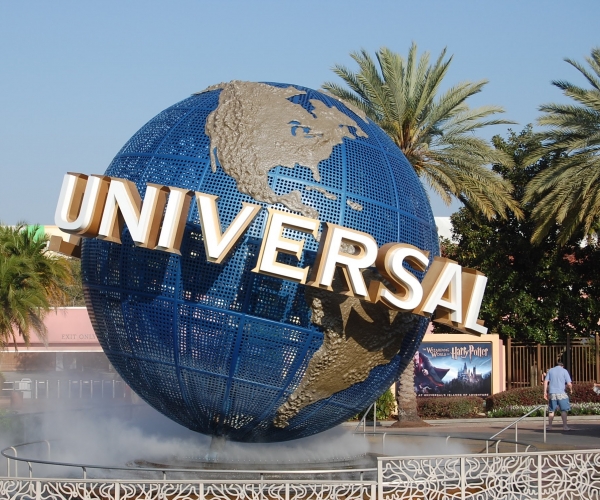 UNIVERSAL STUDIOS 